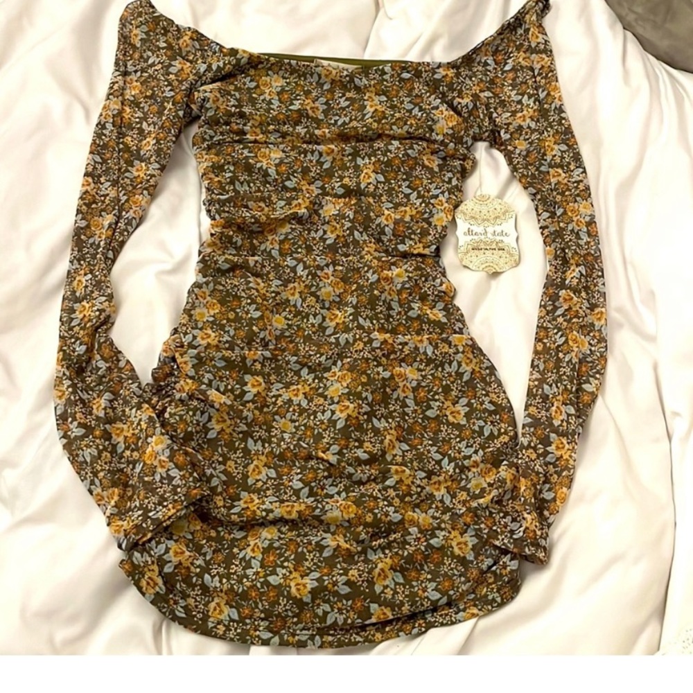 ALTAR’D STATE BODYCON DRESS 🫶